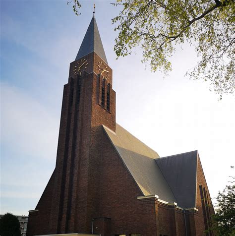 Foto van de Immanuëlkerk in Rozenburg