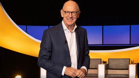 Henk Schouten in actie als presentator van de christelijke zender Family7