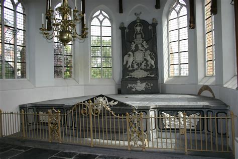 Het grafmonument ter ere van Willem Maurits in de Dorpskerk