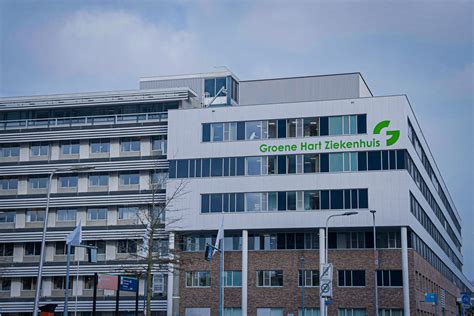 Artistieke impressie van het Calvijn Groene Hart gebouw, met nadruk op de verschillende vleugels.