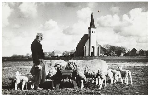 historische foto van de linden voor het kerkje