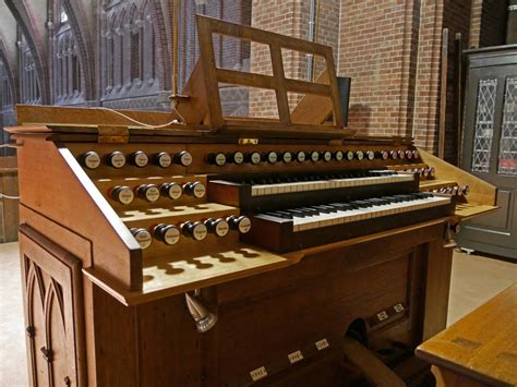 foto van het Adema-orgel in de Petrakerk