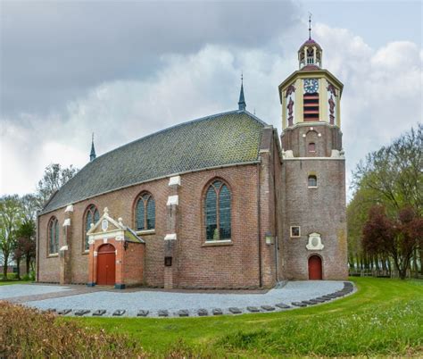 Orgelkas van het Hinsz-orgel in de Hervormde Kerk van Midwolda, met rijke Lodewijk XV-houtsnijwerken