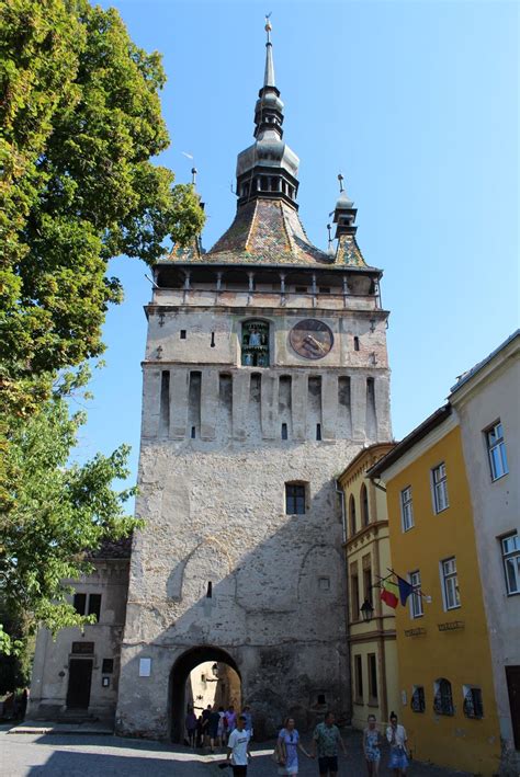 illustratie van de middeleeuwse klokkentoren op het kerkhof van 's-Heerenberg