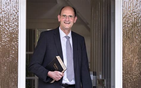 ds. E. de Mots tijdens de bevestigingsdienst