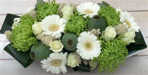 foto van een bloemstuk bij de ijsclub in Zuidzijde