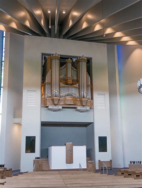 Het orgelfront van het Gradussen-orgel in De Kandelaar, Nieuw-Beijerland
