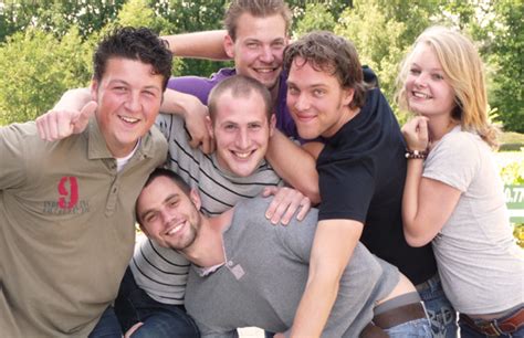 groepsfoto van jongeren in een kerkelijke activiteit