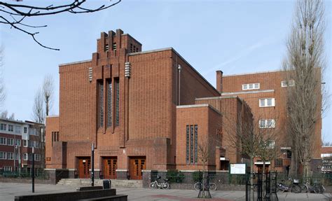 Visualisatie van de kerk aan de Bedumerweg, ontworpen in de stijl van de Amsterdamse School.
