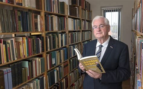Prof. dr. W. Verboom, emeritus hoogleraar aan de Leidse universiteit, spreekt op de vijftigste hervormde predikantsvrouwencontio op gereformeerde grondslag.