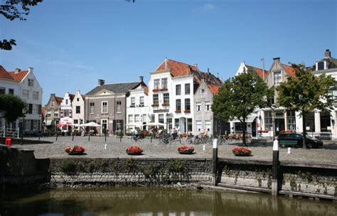De spuisluis bij de oude haven van Goedereede