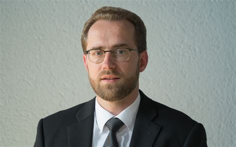 Ds. N.F.L. de Leeuw tijdens een dienst