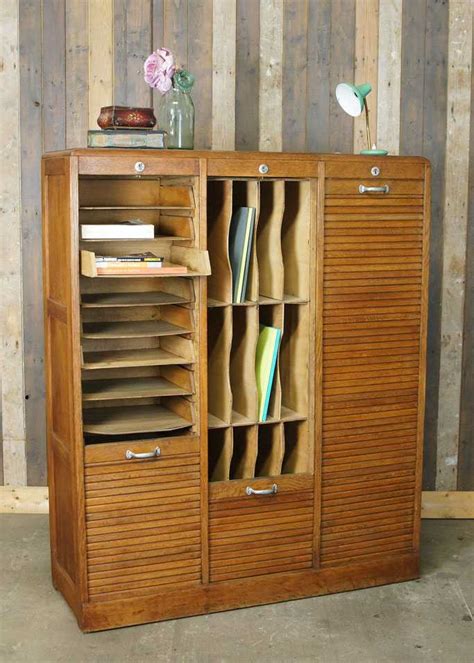 Archiefkast met oude documenten