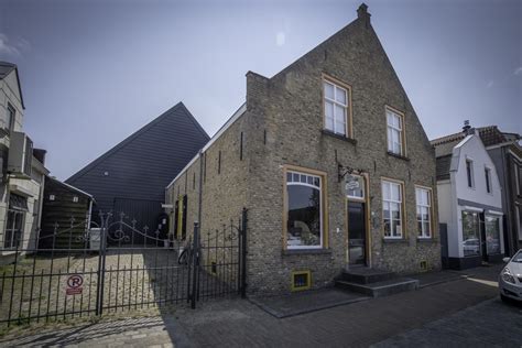 Foto van het huidige Museum Zevenbergen (voormalige oudheidkamer Willem van Strijen)