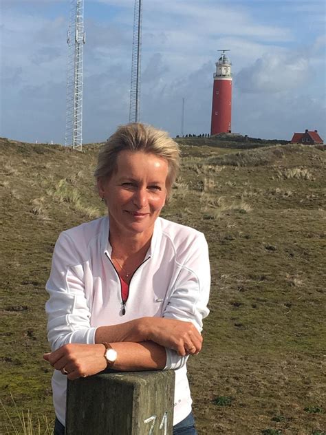 Infographic die de verschillende bronnen van een preek illustreert: Bijbelteksten, theologie, levenservaringen en actualiteit.