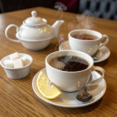 Foto van een gezellige gemeenschapsbijeenkomst met koffie en thee