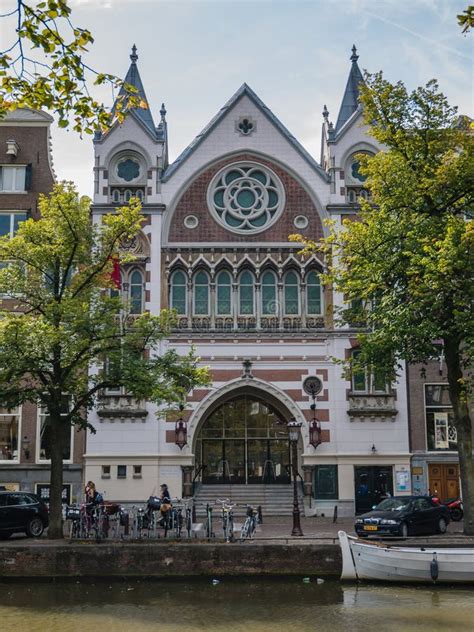 Architecturale schets van de Keizersgrachtkerk met neogotische en Venetiaanse invloeden