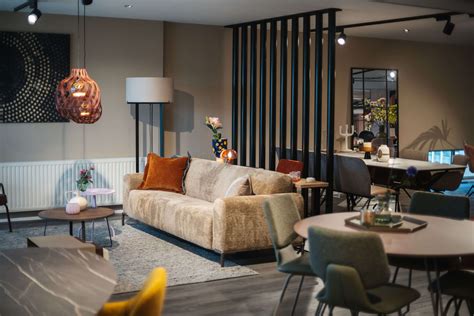 Interieurfoto van De Nieuwe Poort, met nadruk op de sfeer van ontmoeting en inspiratie