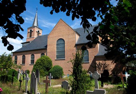 Thema: Overzicht van kerken in Dokkum met adressen en diensttijden.