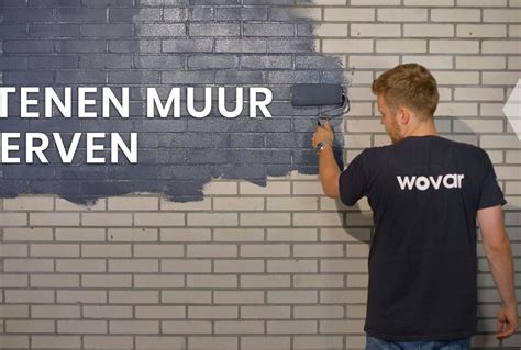 een illustratie van een persoon die een muur van stilzwijgen doorbreekt