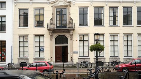 Historisch gebouw van een theologische universiteit in Nederland