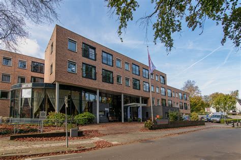 Foto van de Johanneshof, het ontmoetingscentrum van de kerk
