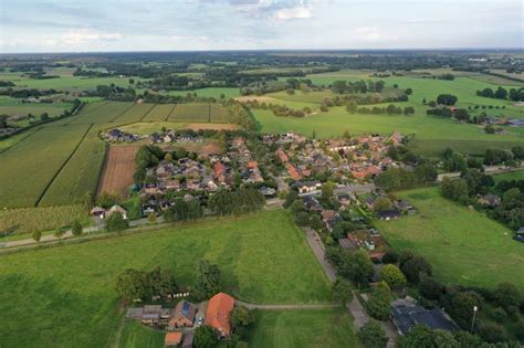 Foto van een dorp in het Surinaamse binnenland