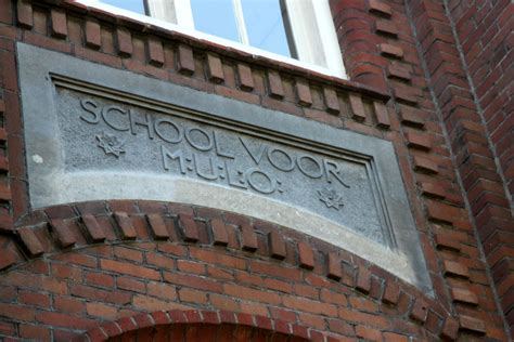 Foto van de MULO-School in Epe net voor de afbraak