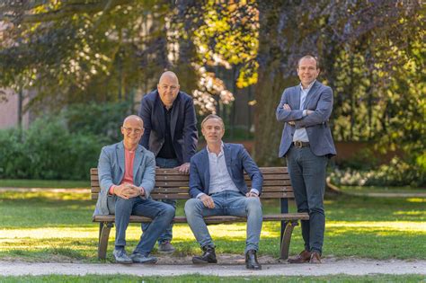 foto van Albert Otten en Sijke Slomp, het 'vader en moeder'-paar van het Armwerkhuis in Hoogeveen