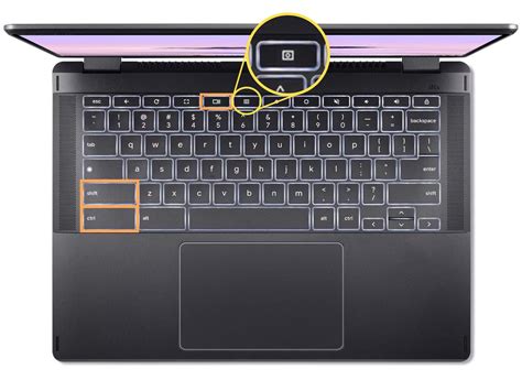 Een collage van beelden: een nep-advertentie, een screenshot van een videogesprek met een oplichter, en een document met banktransacties.