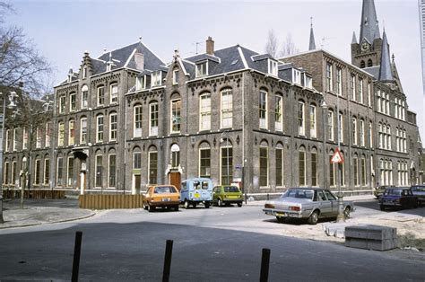 Gezicht op de Bonifatiuskerk in Elden, met de karakteristieke toren en zaalkerk.