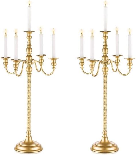 Illustratie van de zeven gouden kandelaars uit Openbaring