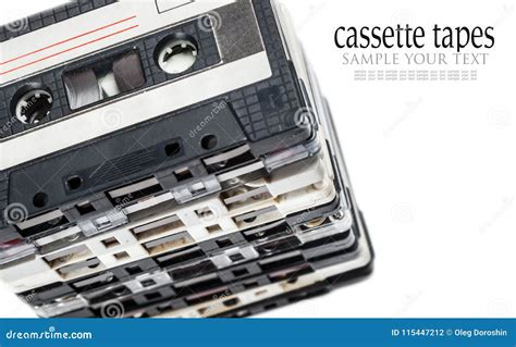 Collage van oude cassettebanden en bandrecorders
