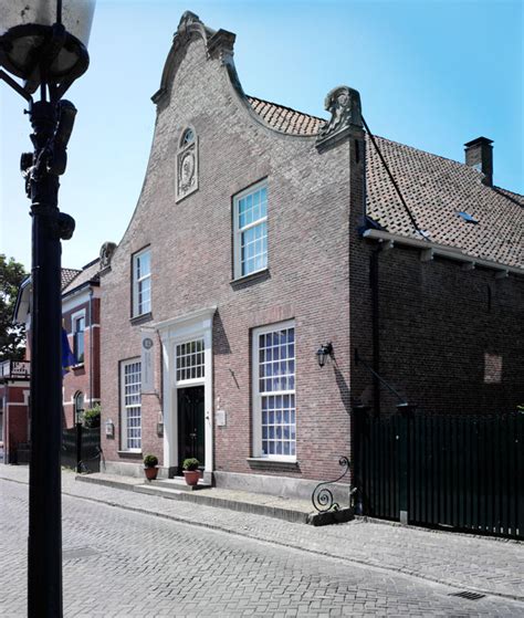 De originele 'pan' met stok, bewaard in het Bussemakerhuis.