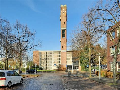 Foto van de buitenkant van de Koningskerk in Amsterdam Zuidoost