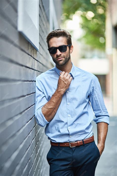 Portret van een gereformeerde predikant, mogelijk Dirk Bakker, in formele kleding.