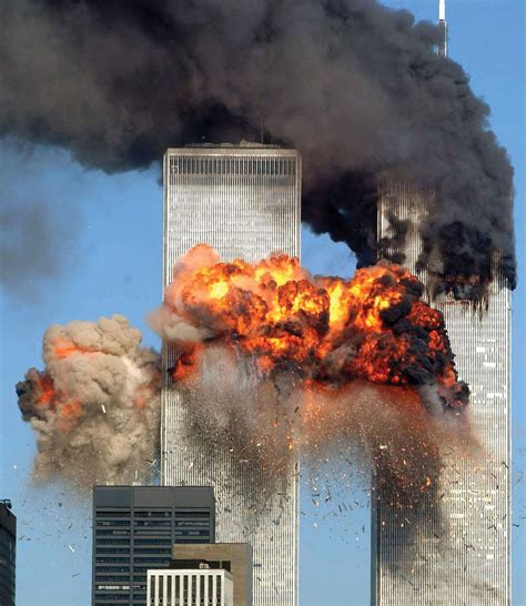 Foto van de instortende Twin Towers tijdens de aanslagen van 11 september 2001