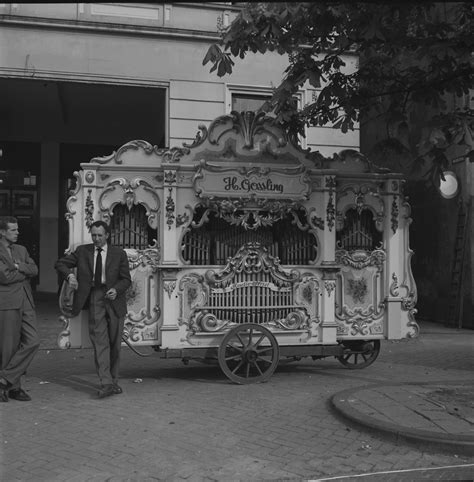 Detail van een belijdenissluier uit Hilversum (circa 1947)