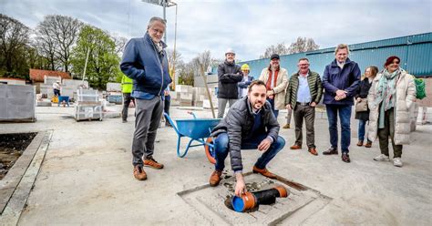 Foto van de eerstesteenlegging van de Wilhelminakerk in Bussum